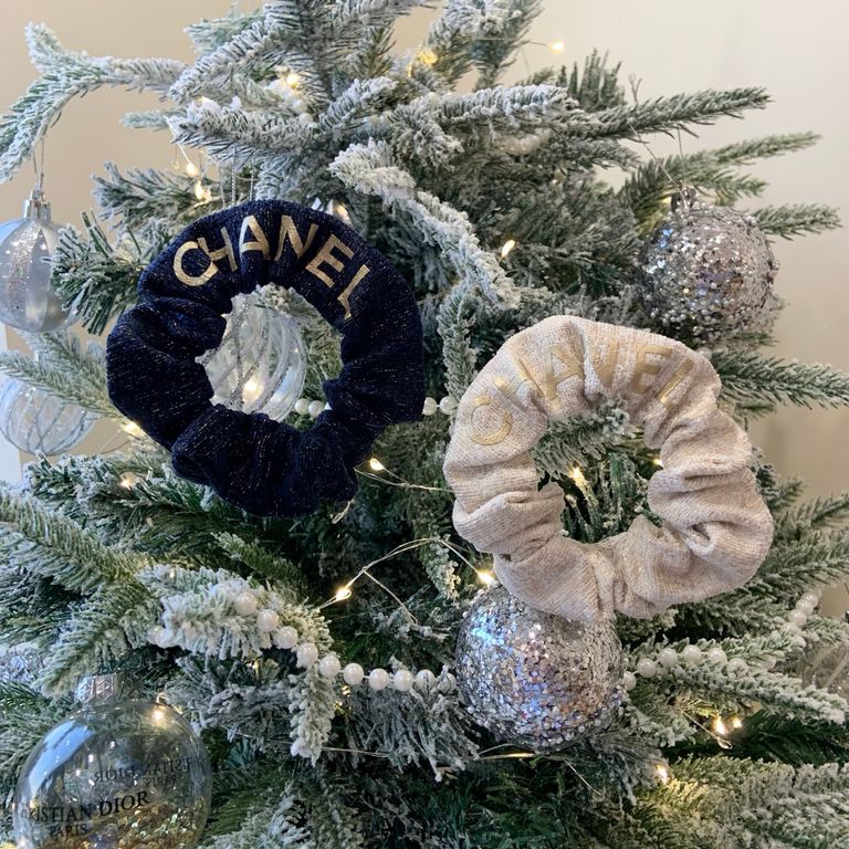 【24小時網站自助下單】限量 售完即止🌸CHANEL VIP海外專櫃贈品限定緞帶髮圈 （一套2個） | 預訂約4-5星期