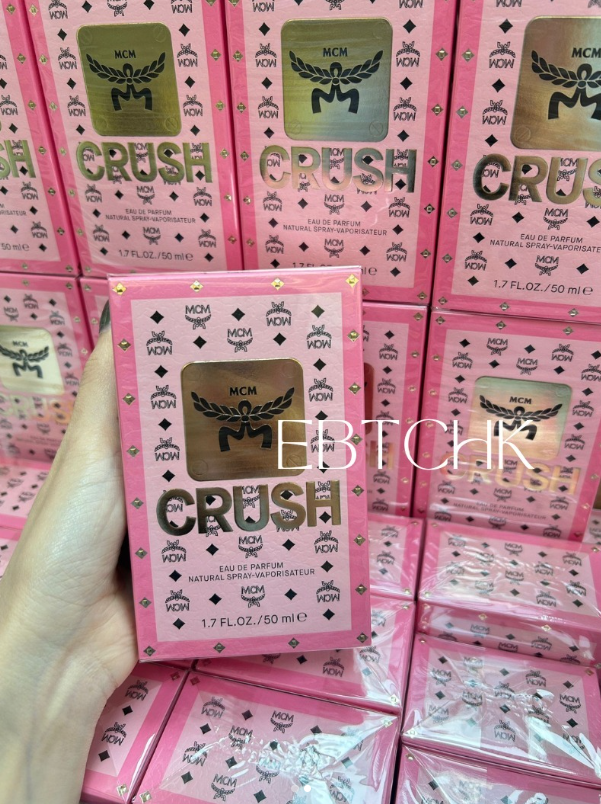 供應商🚘每個週末到貨🚘💫免稅正品 最新款🩷粉紅背包🩷MCM CRUSH EDP 30ml / 50ml | 預訂 到貨後逢星期二，四返倉執貨 其後約3-5個工作天寄出