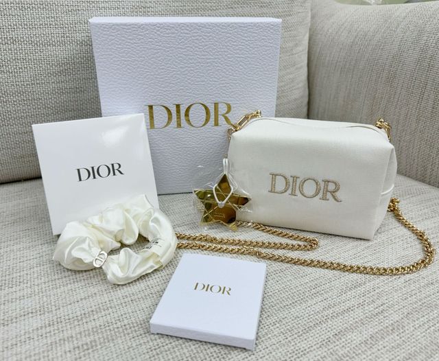 供應商現貨💫🌟🌟Dior Beauty 髪圈x白色牛仔布套裝 | 預訂 逢星期二，四返倉執貨 其後約3-5個工作天寄出