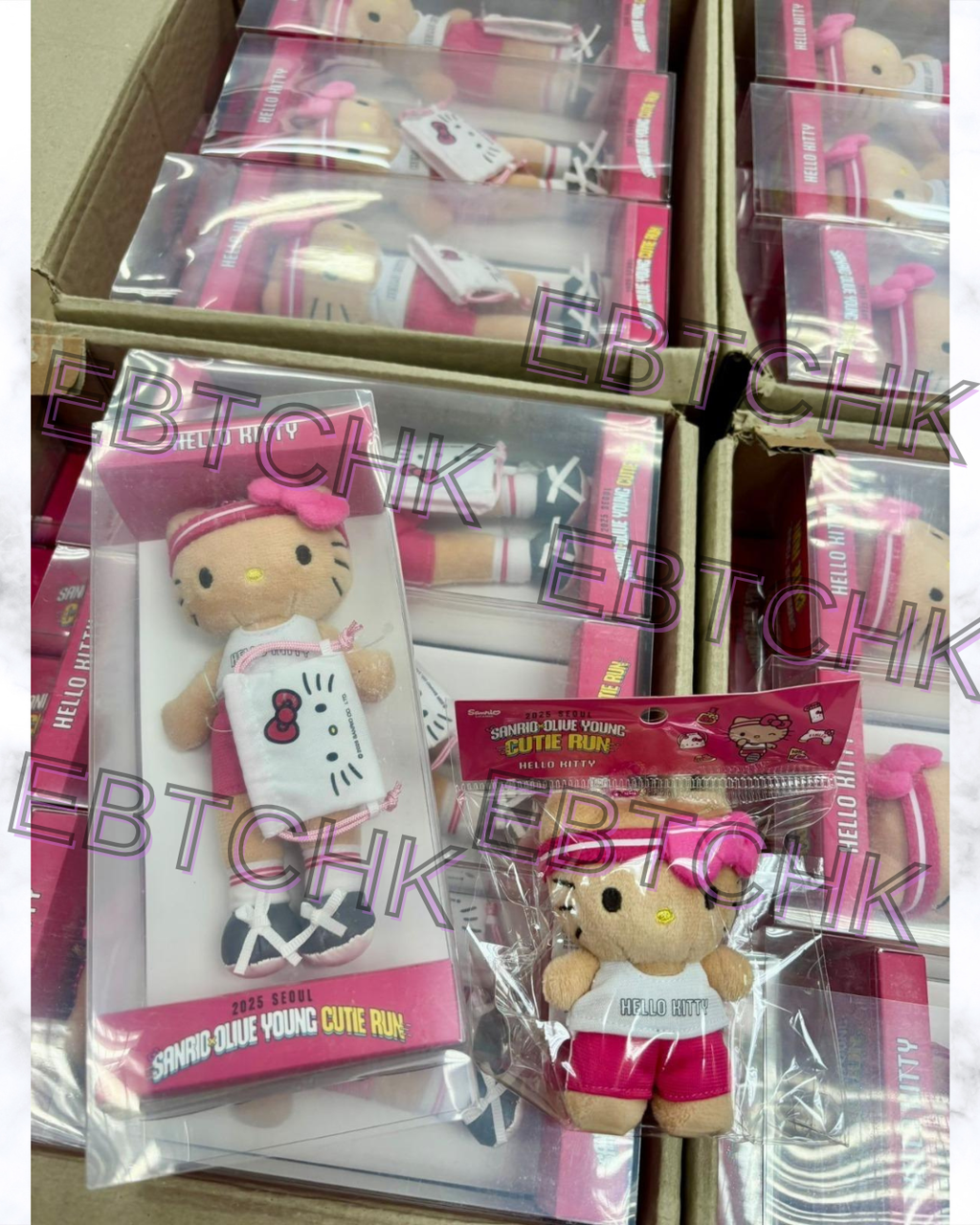 現貨🌸Sanrio x Olive Young ⚽️ 「Cutie Run」系列 💖 長腿Kitty掛飾 | 落單後約5-7個工作天寄出