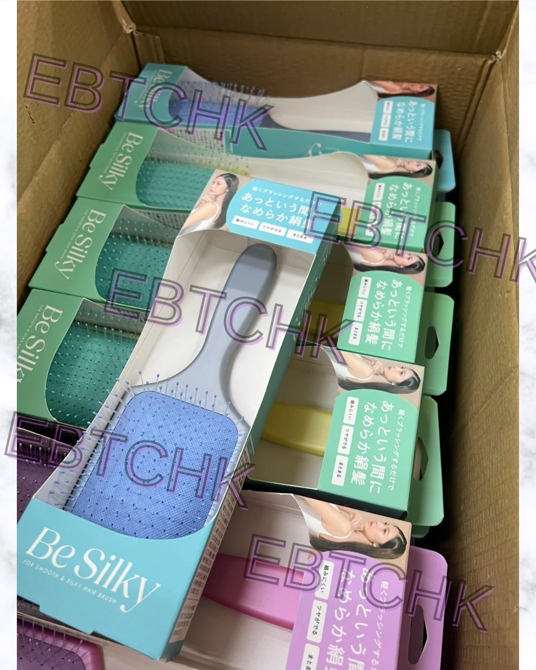 現貨🌸晚安電視 Be Silky✨ 瞬間擁有絲綢般柔順秀髮！「馬卡龍氣墊按摩梳」✨顏色隨機出 | 落單後約3-5個工作天寄出