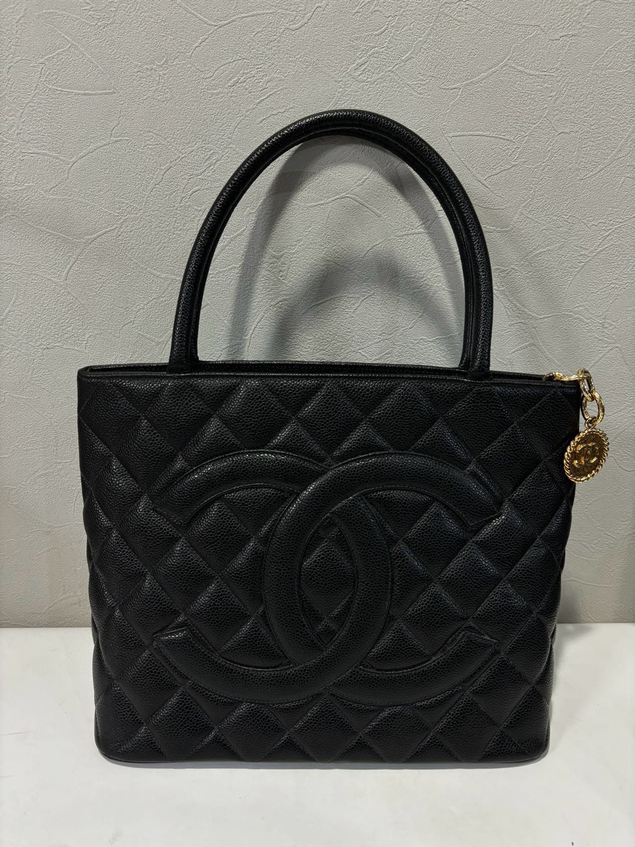 💫日本中古品代購 🌸Chanel 黑金荔枝皮希爾頓 100%正品 | 預訂約2-3星期(pm報價)