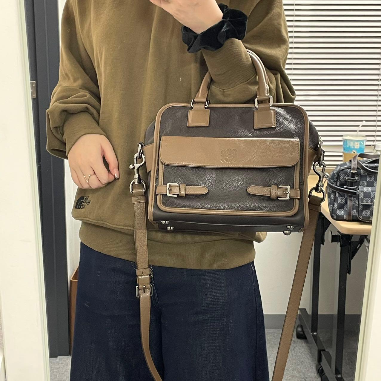 🌸日本中古品代購 Loewe巧克力色2ways郵差包 25x20 | 預訂約2-3星期（pm報價）