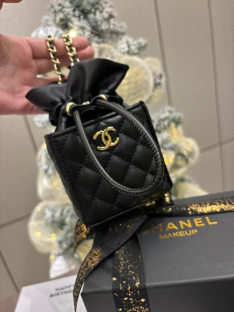 🌸CHANEL VIP GIFT 贈品改造真皮黑色流浪袋 | 預訂 請先查詢貨期