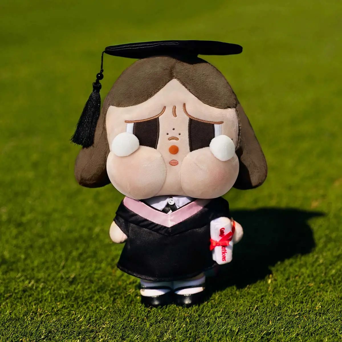 🌸CRYBABY🎓悲傷俱樂部系列 – 畢業公仔 | 預訂約3-4星期
