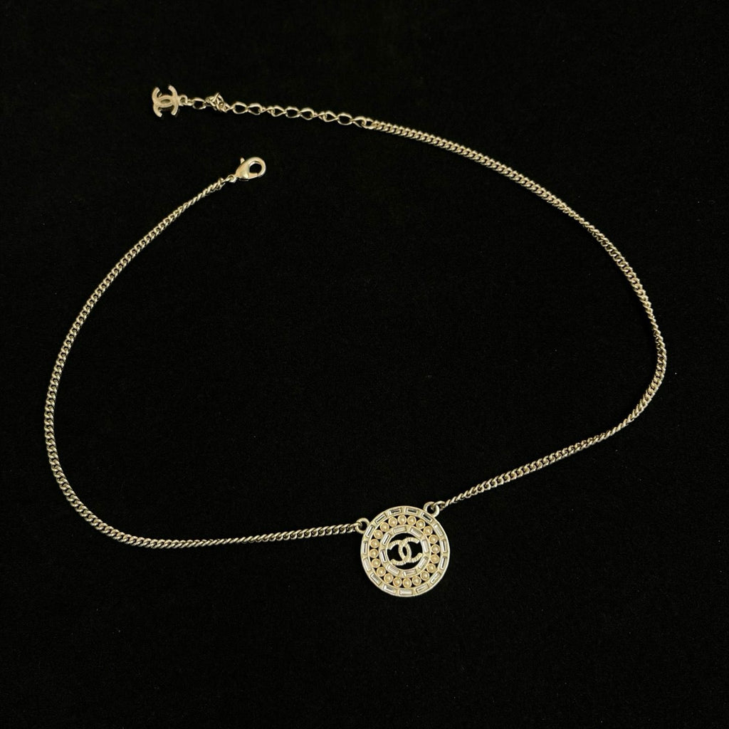 🌸日本中古品代購 ChaneI/香奈兒重工淡金色圓形鏤空鑲鑽項鏈 | 預訂約2-3星期
