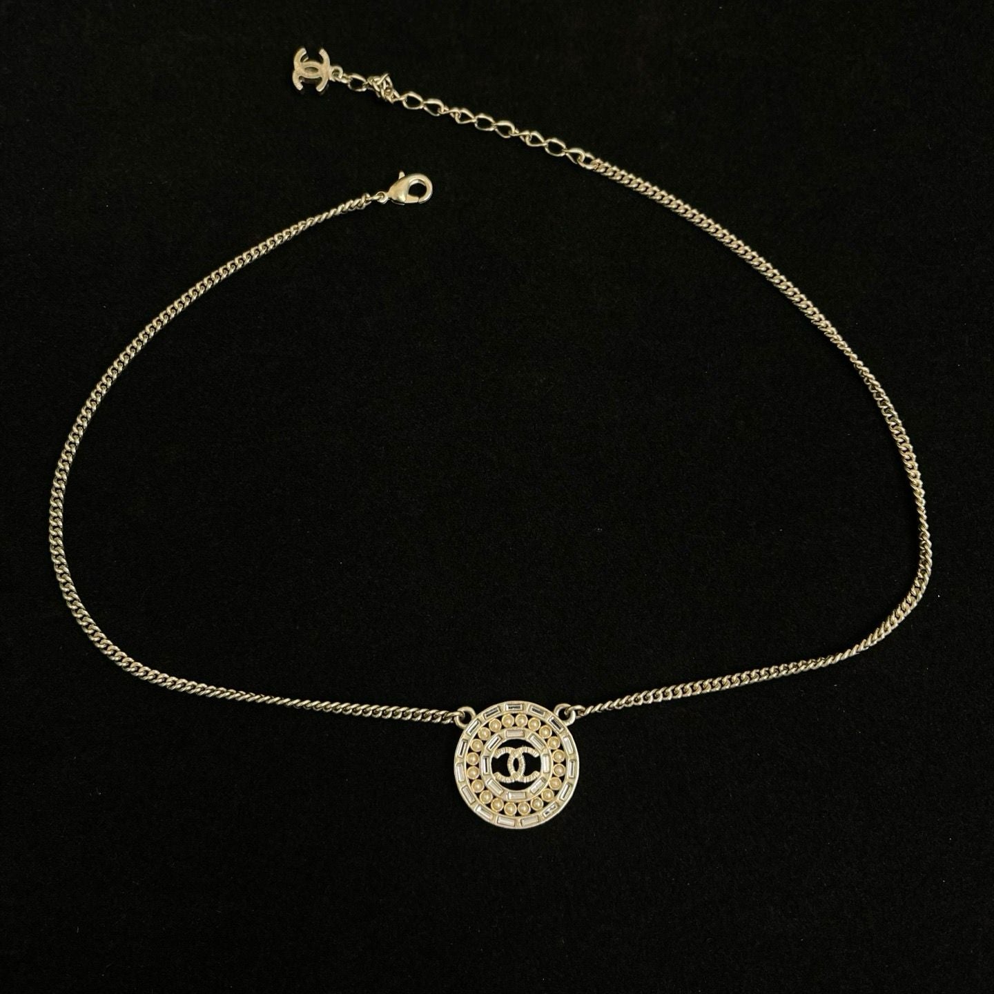 🌸日本中古品代購 ChaneI/香奈兒重工淡金色圓形鏤空鑲鑽項鏈 | 預訂約2-3星期