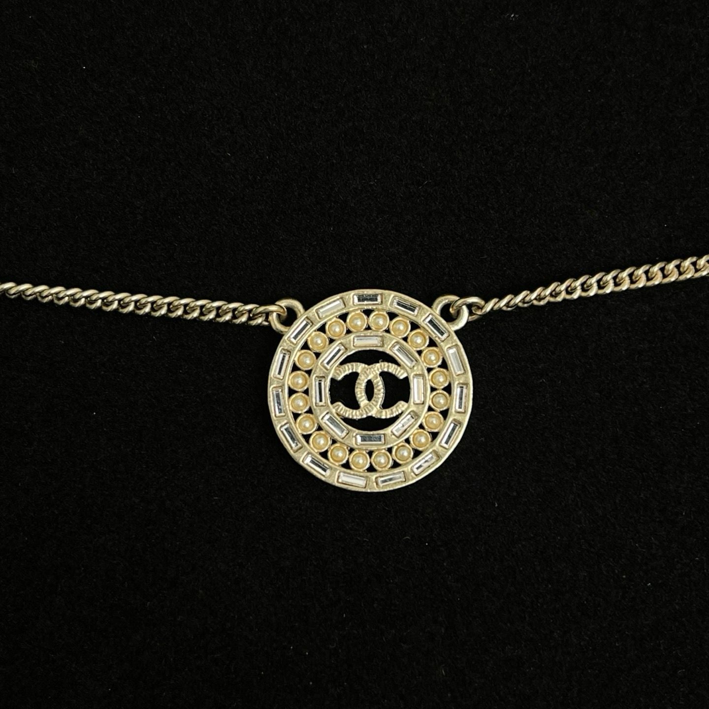 🌸日本中古品代購 ChaneI/香奈兒重工淡金色圓形鏤空鑲鑽項鏈 | 預訂約2-3星期