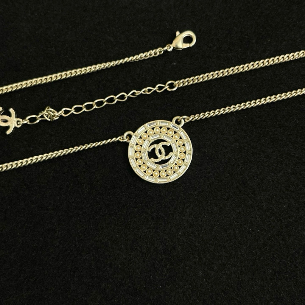 🌸日本中古品代購 ChaneI/香奈兒重工淡金色圓形鏤空鑲鑽項鏈 | 預訂約2-3星期