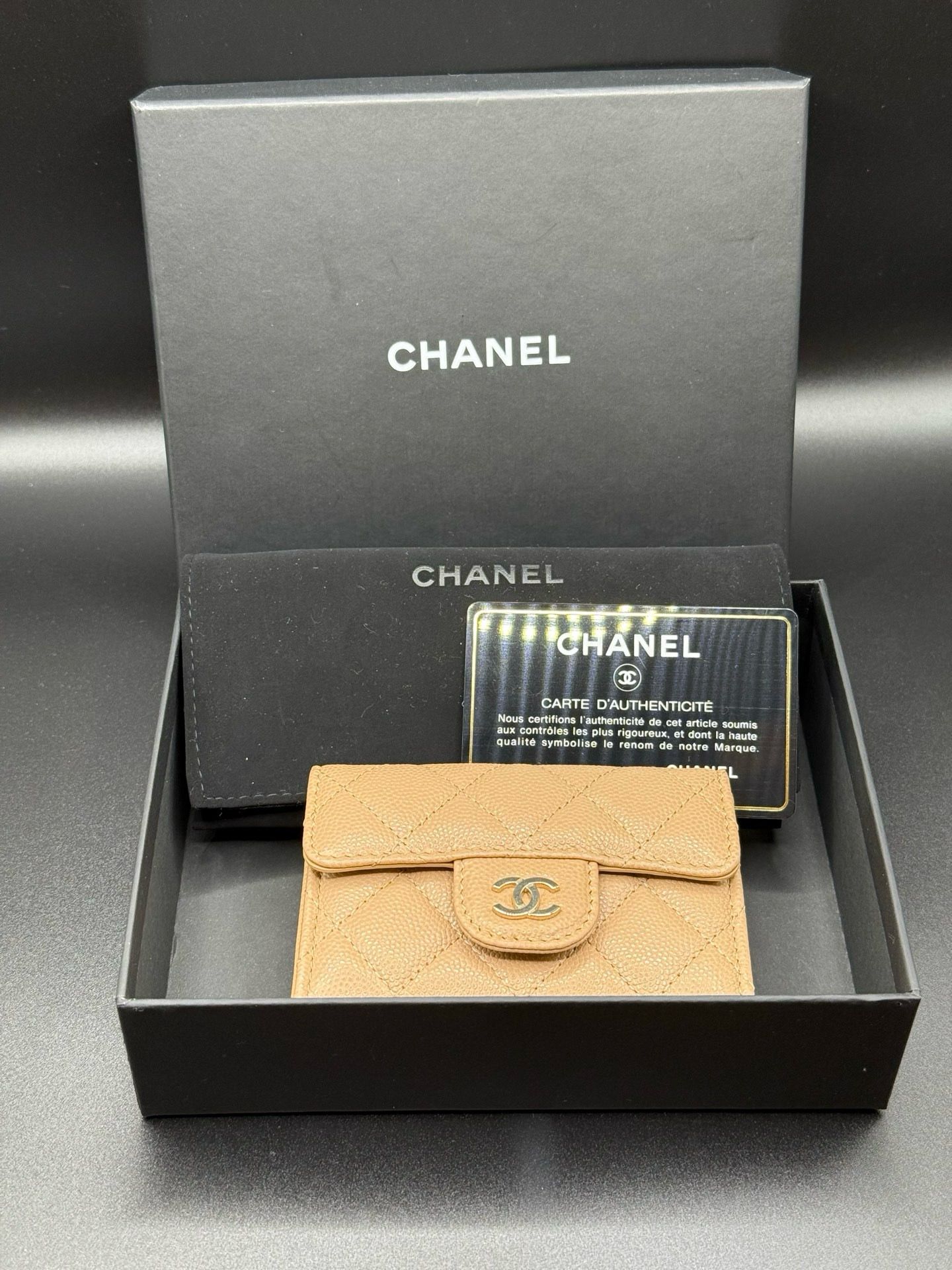 🌸日本中古品代購 Chanel奶茶色魚子醬三折錢包 | 預訂約2-3星期