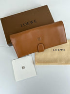 🌸日本中古品代購 LOEWE羅意威雙折長款錢包駝色棕色Anagram標志Nappa皮革 | 預訂約2-3星期