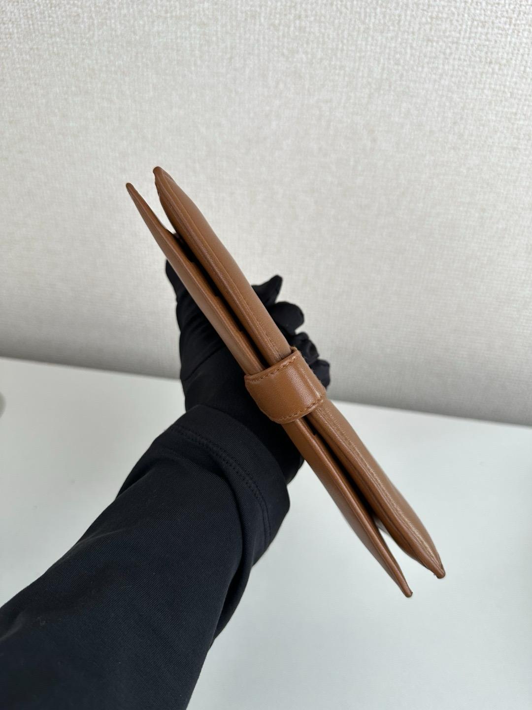 🌸日本中古品代購 LOEWE羅意威雙折長款錢包駝色棕色Anagram標志Nappa皮革 | 預訂約2-3星期