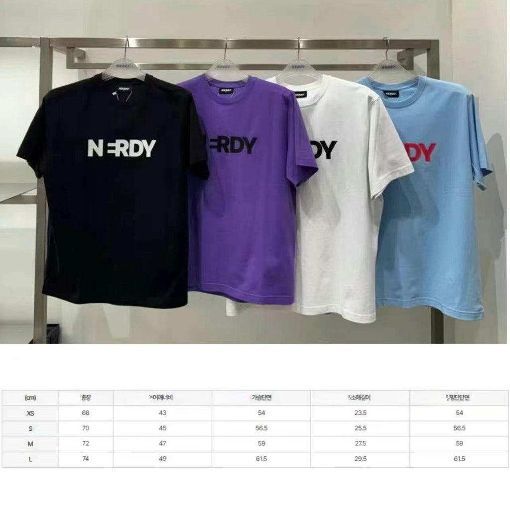 10/5截🌸💥NERDY韓國專門店/免稅店 2025年新款上市 折扣優惠 新款Tee | 預訂 截單後約3-4星期(自行備註顏色及尺寸)