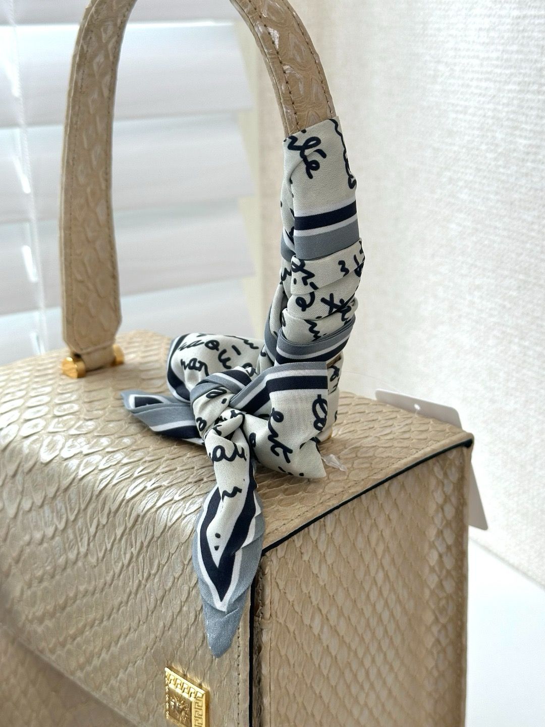 🌸日本中古品代購【稀有】VERSACE 范思哲化妝包壓紋皮革手提包 | 預訂約2-3星期