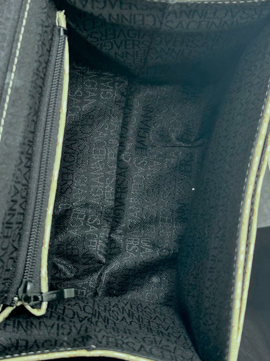 🌸日本中古品代購【稀有】VERSACE 范思哲化妝包壓紋皮革手提包 | 預訂約2-3星期