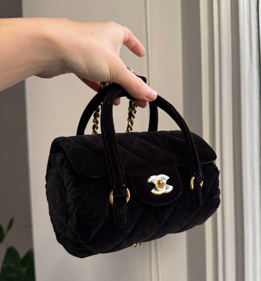 限量🌸CHANEL VIC年終超限定 黑金絲絨菱格圓筒保齡球包🌙💎 | 預訂約4-5星期