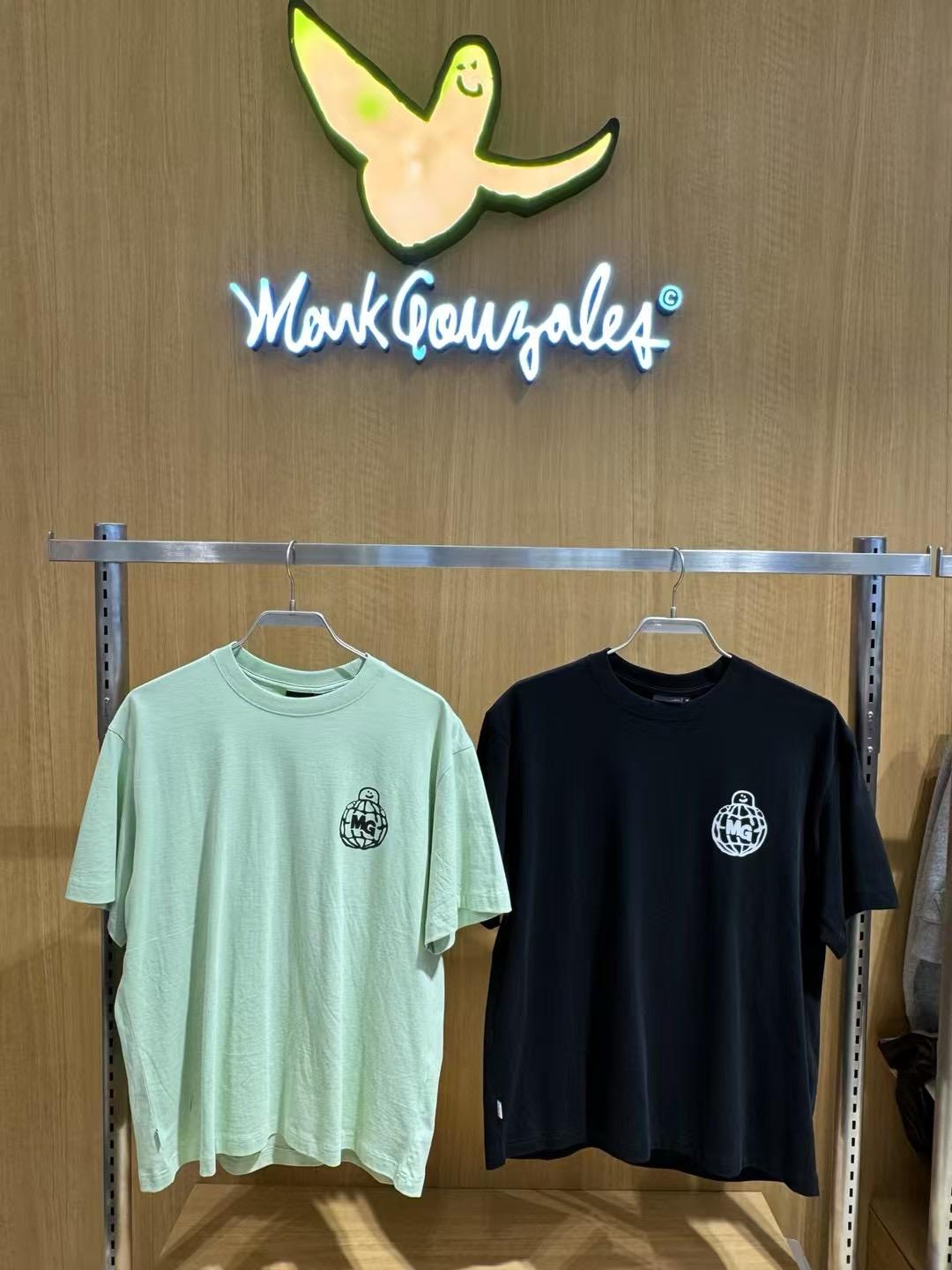 31/5截🌸🍌Mark Ginzales 🍌韓國專門店/免稅店 2025年 新款 折扣優惠‼️ 夏季短袖Tee | 預訂約3-4星期(自行備註款式e.g.圖1黑/圖1白&尺寸)