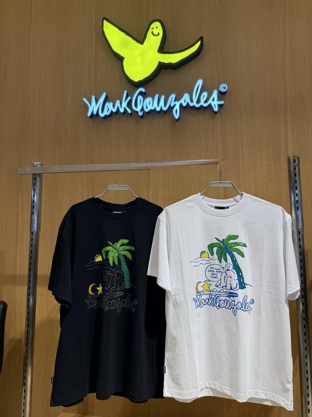 31/5截🌸🍌Mark Ginzales 🍌韓國專門店/免稅店 2025年 新款 折扣優惠‼️ 夏季短袖Tee | 預訂約3-4星期(自行備註款式e.g.圖1黑/圖1白&尺寸)