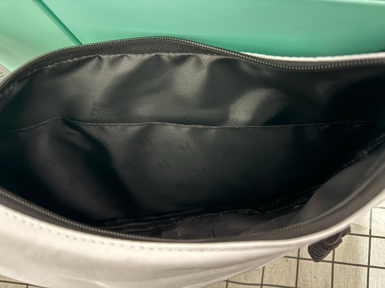 🌸Adidas 2520單肩包 | 預訂約3-4星期