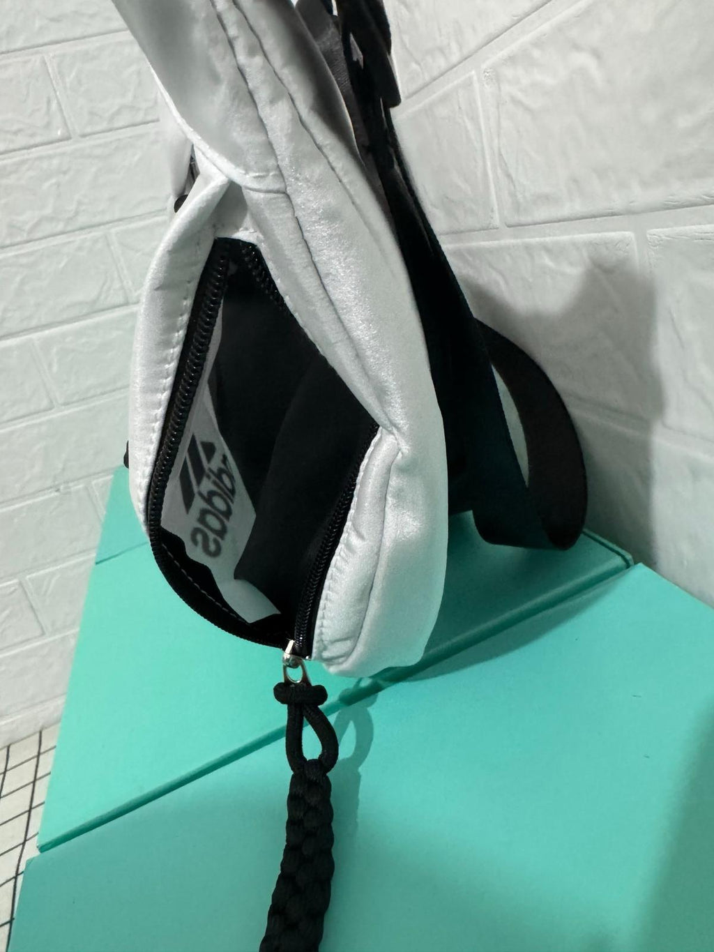 🌸Adidas 2520單肩包 | 預訂約3-4星期