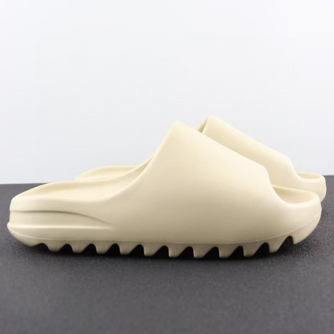 🌸Yeezy 椰子🌴拖鞋 | 預訂約3-4星期(自行備註顏色及尺寸)