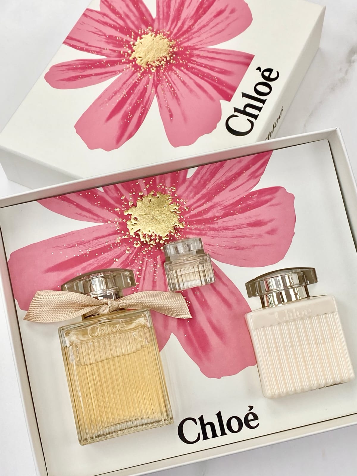 供應商現貨🌸免稅正品 Chloe Eau De Parfum gift set 蔲依經典同名女士淡香精套裝(淡香精100ml+5ml+身體乳100ml) | 預訂 逢星期一，三返倉執貨 其後約3-5個工作天寄出