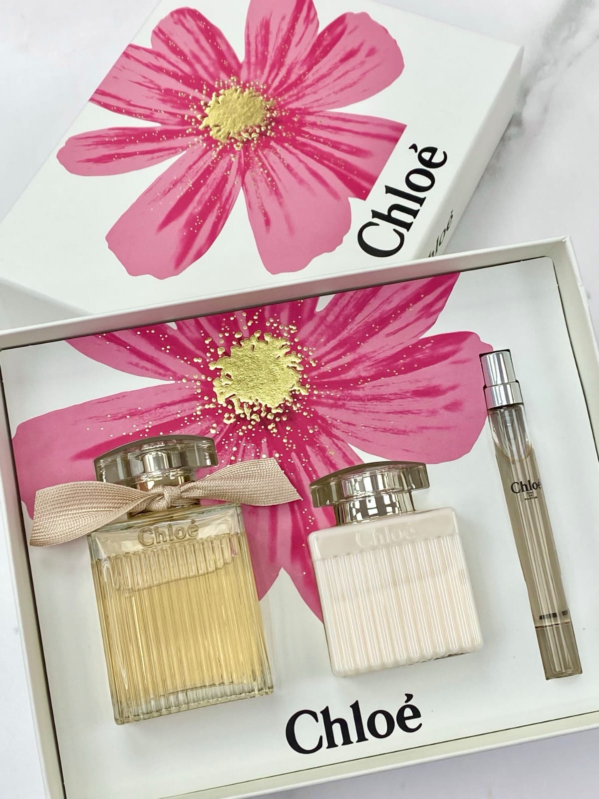 供應商現貨🌸免稅正品 Chloe Eau De Parfum gift set 蔲依經典同名女士淡香精套裝(淡香精100ml+10ml+身體乳100ml) | 預訂 逢星期一，三返倉執貨 其後約3-5個工作天寄出