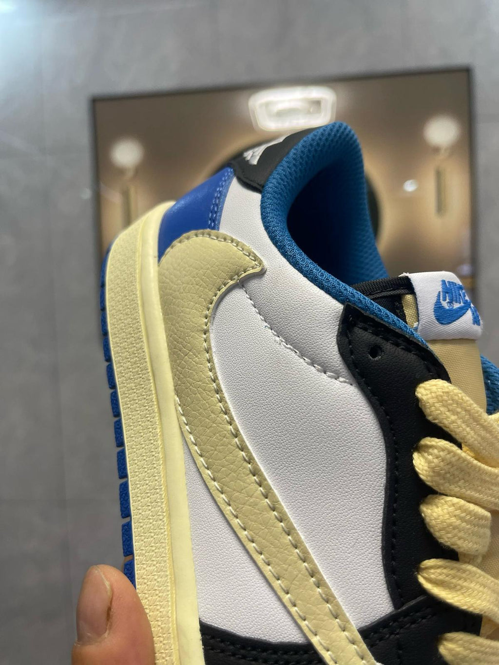 🌸AJ1倒勾Travis Scott x Air Jordan 1 ” Reverse Mocha “ AJ1喬1 TS 閃電 聯名倒鈎 低幫文化籃球鞋#黑+白+藍+淡黃 | 預訂約3-4星期(自行備註尺寸)