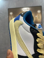 🌸AJ1倒勾Travis Scott x Air Jordan 1 ” Reverse Mocha “ AJ1喬1 TS 閃電 聯名倒鈎 低幫文化籃球鞋#黑+白+藍+淡黃 | 預訂約3-4星期(自行備註尺寸)