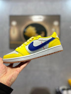 🌸AJ1倒勾Travis Scott x Air Jordan 1 ” Reverse Mocha “ AJ1喬1 TS 閃電 聯名倒鈎 低幫文化籃球鞋#黃+藍+白 | 預訂約3-4星期(自行備註尺寸)