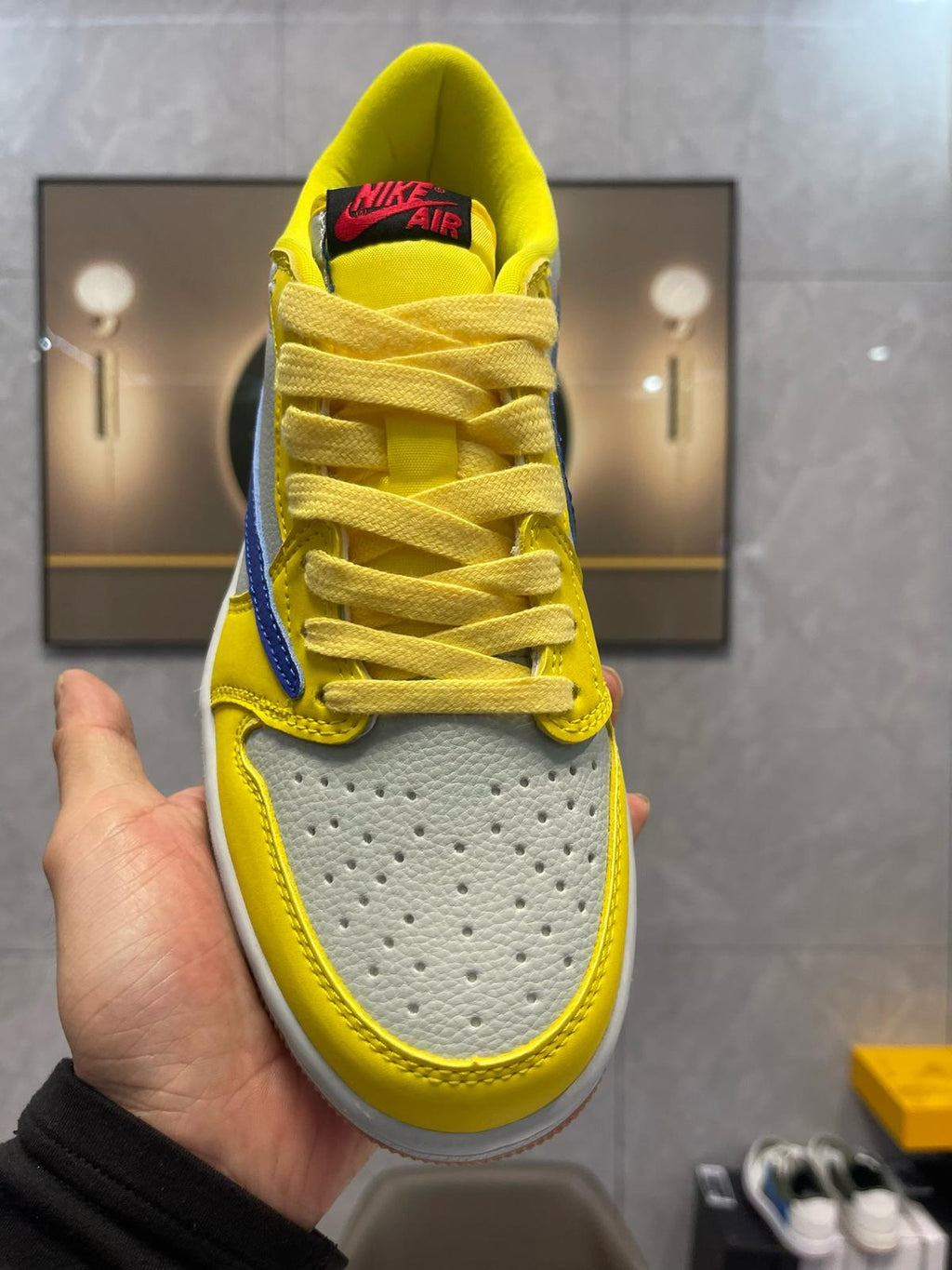 🌸AJ1倒勾Travis Scott x Air Jordan 1 ” Reverse Mocha “ AJ1喬1 TS 閃電 聯名倒鈎 低幫文化籃球鞋#黃+藍+白 | 預訂約3-4星期(自行備註尺寸)