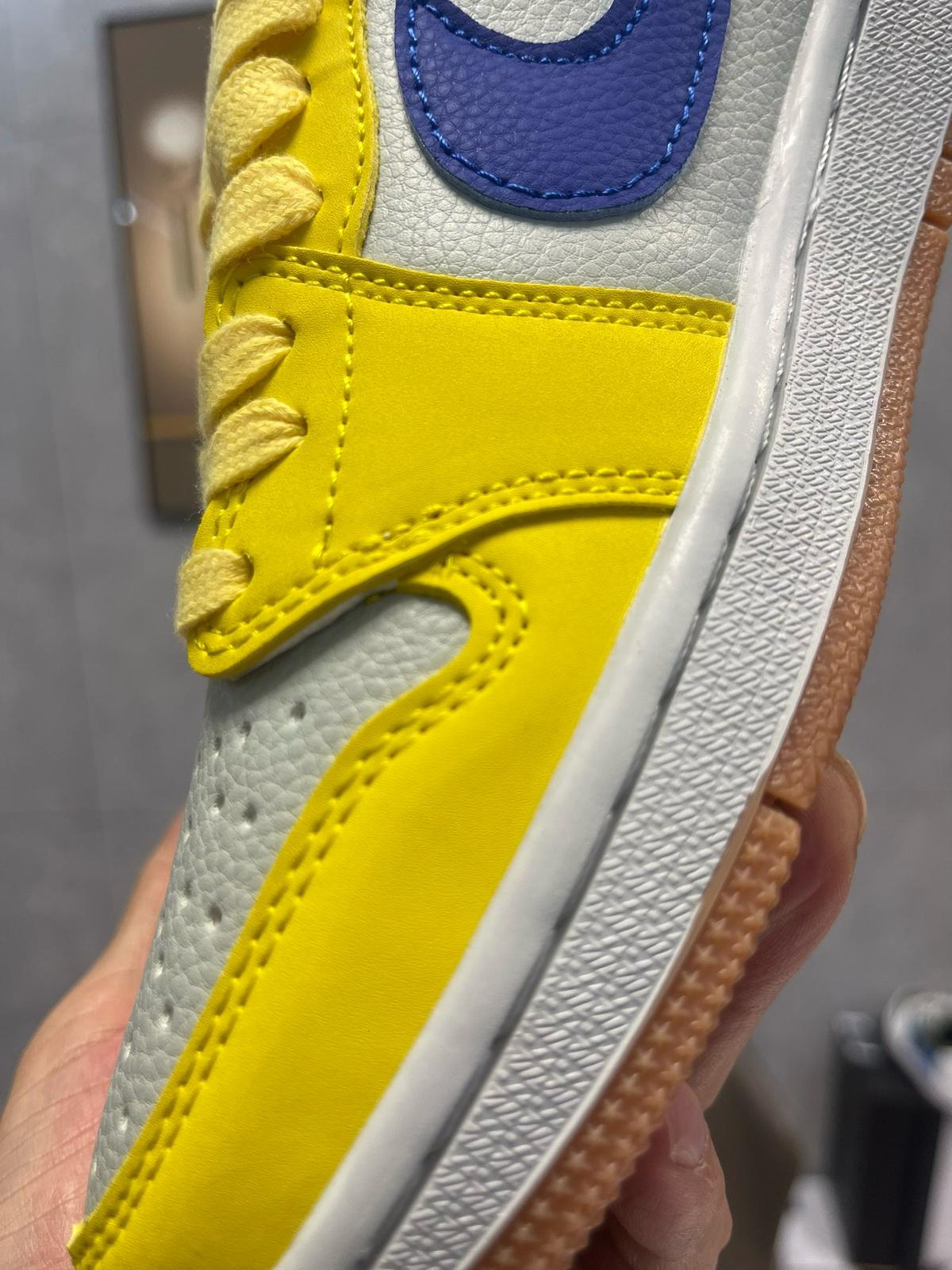 🌸AJ1倒勾Travis Scott x Air Jordan 1 ” Reverse Mocha “ AJ1喬1 TS 閃電 聯名倒鈎 低幫文化籃球鞋#黃+藍+白 | 預訂約3-4星期(自行備註尺寸)