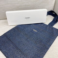 供應商現貨🌸數量只有5️⃣0️⃣盒🌟🌟Chanel beauty燙金Tote Bag | 預訂 逢星期一，三返倉執貨 其後約3-5個工作天寄出 娉婷貿易公司 Exquisite Beauty Trading Company