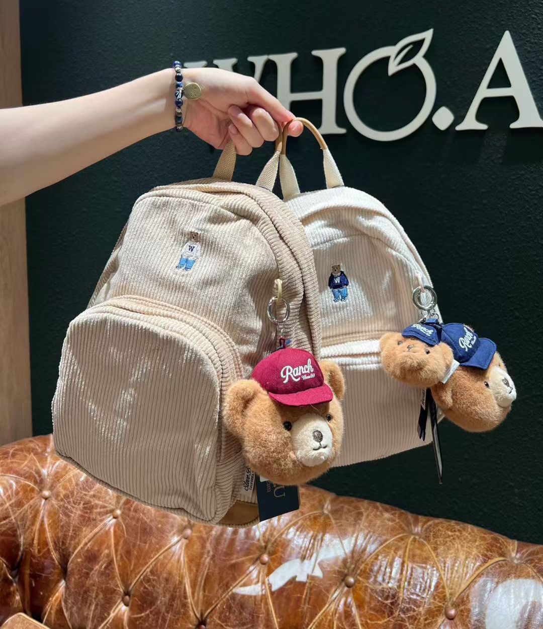 售完即止🌸韓國直送 🇰🇷🍊Who.A.U🍊新款 燈芯絨背囊仔 WHBGF4T22A | 預訂約3-4星期