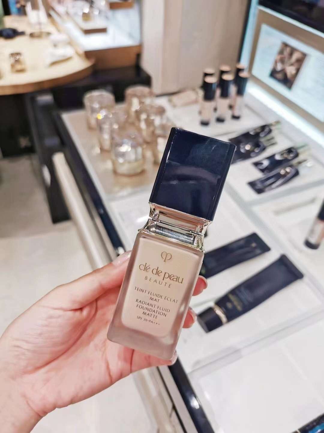 供應商現貨🌸免稅正品 Cle de peau CDP鑽光柔霧粉底液35ml | 預訂 逢星期一，三返倉執貨 其後約3-5個工作天寄出