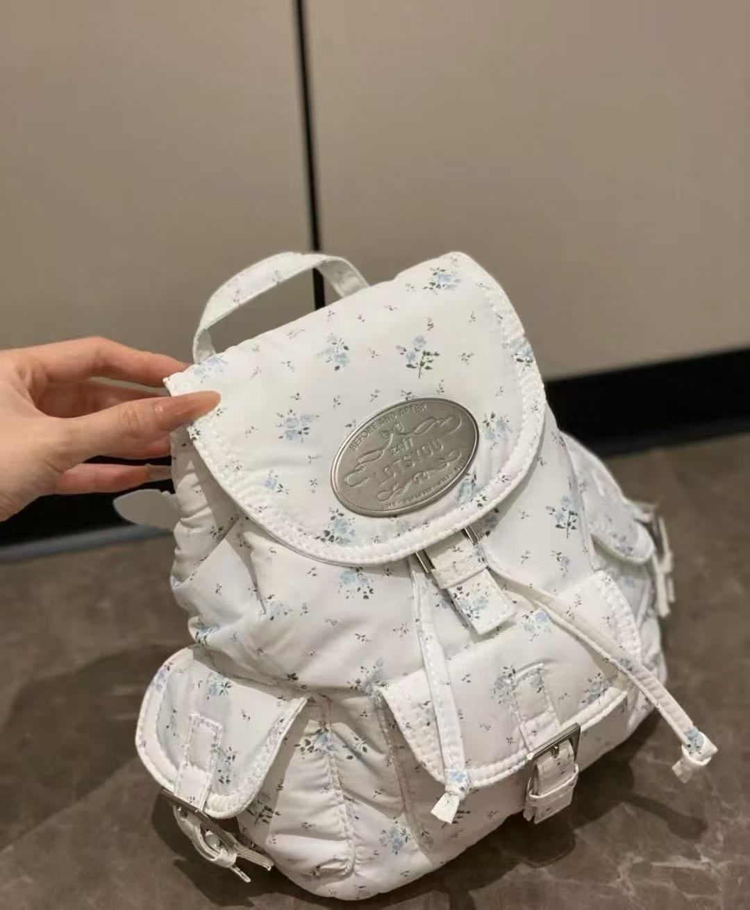 售完即止🌸韓國代購🇰🇷Lots You Jennie同款碎花 backpack | 預訂約3-4星期 娉婷貿易公司 Exquisite Beauty Trading Company