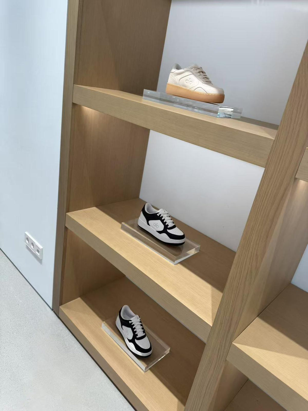 售完即止🌸韓國代購🇰🇷ALO 運動鞋 | 預訂約3-4星期(自行備註尺寸)