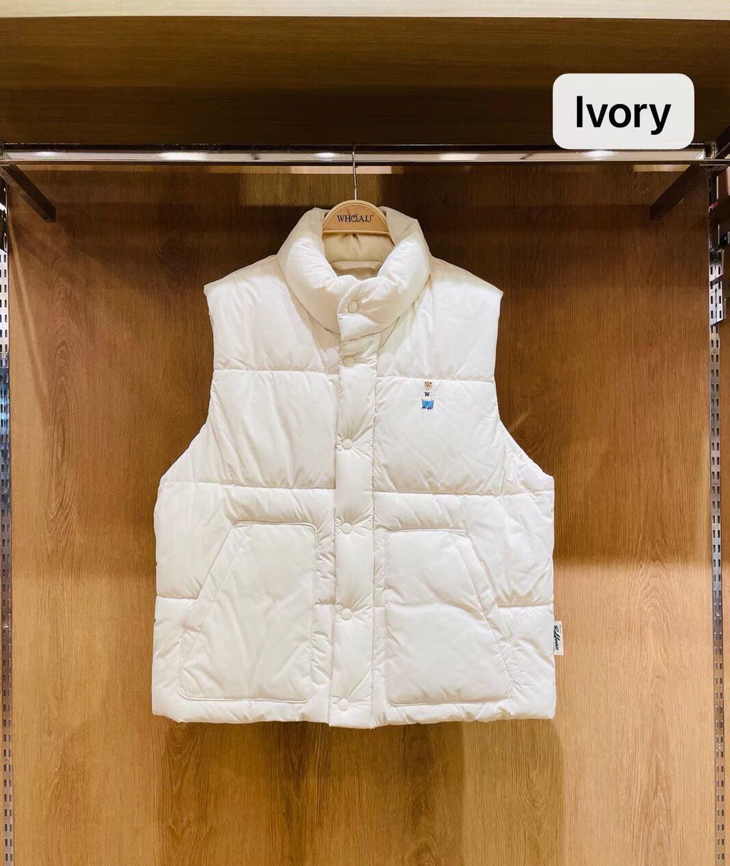 售完即止🌸韓國🇰🇷Who.A.U 係性價比最高又靚又抵😂Who.A.U 免稅店 2025 最新款折扣優惠 小熊🐻 新款棉馬甲 | 預訂約3-4星期