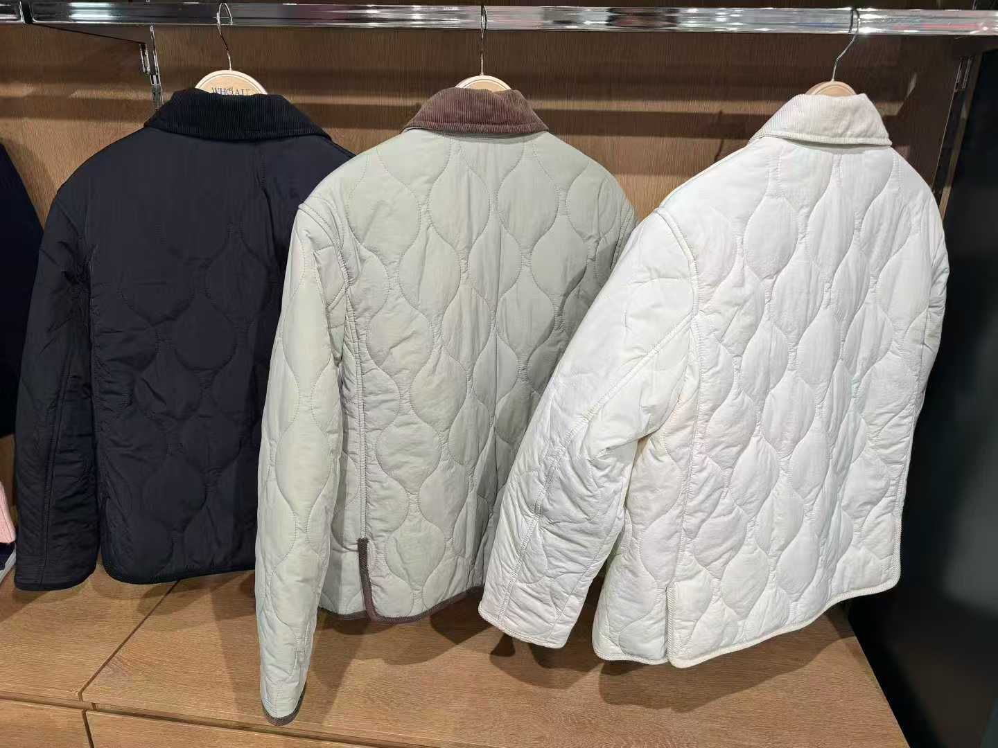 10月21日2300截🌸❤️Who a u 10月團❤️男女著都ok,薄款棉褸 Who a u # WH1228 | 預訂約11月初至中