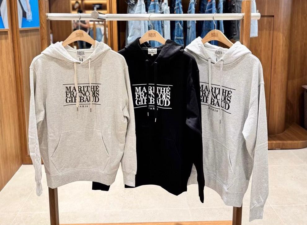 30/10/2025截🌸MARITHE FRANCOIS GIRBAUD 韓國專門店/免稅店 2025年秋冬 最新款衛衣外套系列 折扣優惠‼️CLASSIC LOGO HOODIE‼️新款靚靚男女裝衛衣‼️ | 預訂約3-4星期