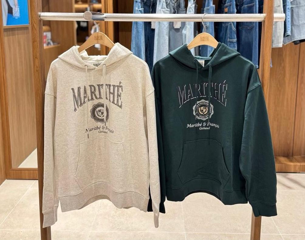 30/10/2025截🌸MARITHE FRANCOIS GIRBAUD 韓國專門店/免稅店 2025年秋冬 最新款衛衣外套系列 折扣優惠‼️CREST CRACK LOGO OVERSIZED HOODIE‼️新款靚靚男女裝衛衣‼️ | 預訂約3-4星期