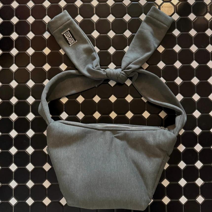 20/10/2025截🌸🇹🇭Kentneey Daily Windy 兩用袋 | 預訂約3-4星期(WHATSAPP圈圖)