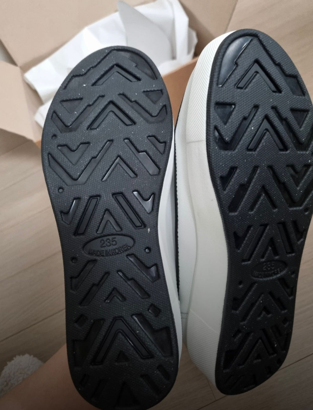 25/10/2025截🌸10月限時特價👟韓國東大門自家品牌MOLY SNEAKERS👟韓國🇰🇷牛皮+羊皮高跟輕便韓國鞋 | 預訂約3-4星期(自行備註尺寸)