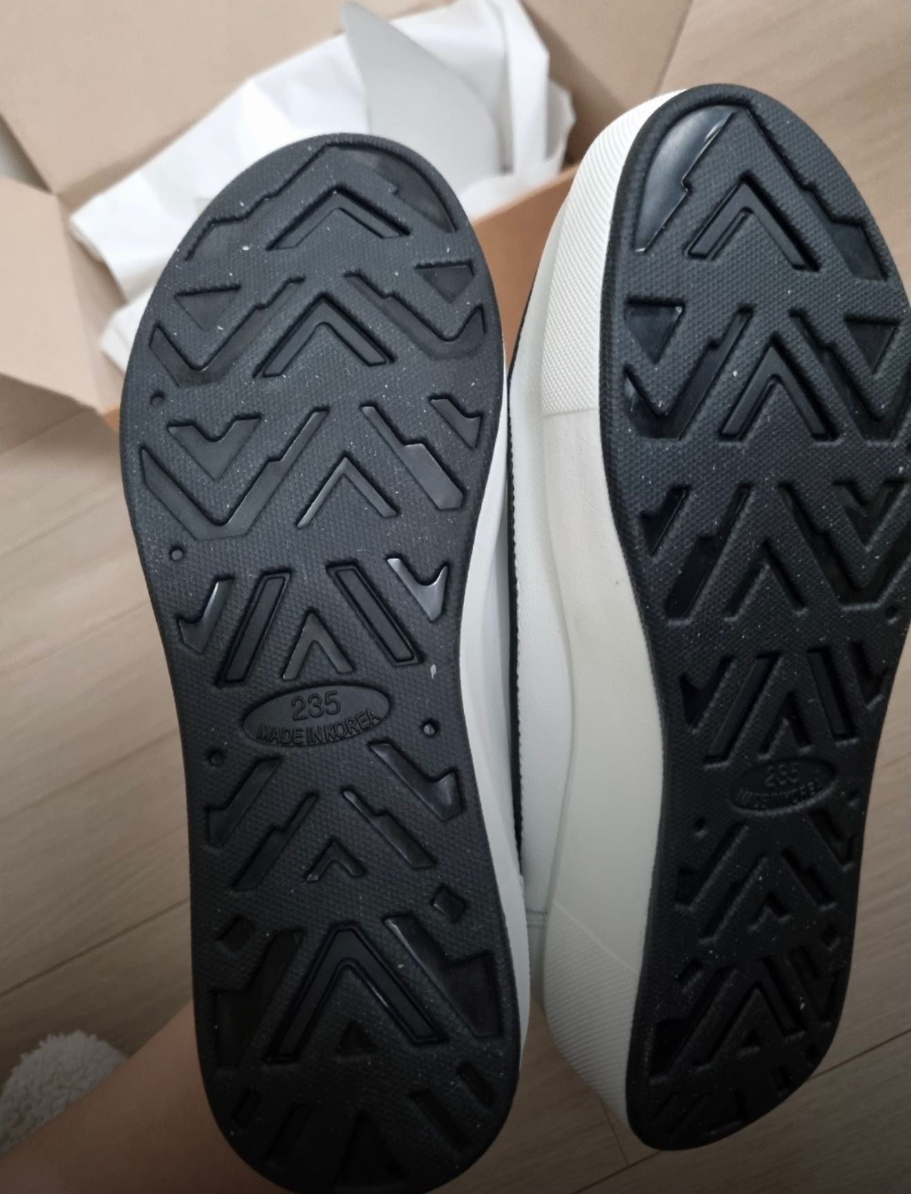 25/10/2025截🌸10月限時特價👟韓國東大門自家品牌MOLY SNEAKERS👟韓國🇰🇷牛皮+羊皮高跟輕便韓國鞋 | 預訂約3-4星期(自行備註尺寸)