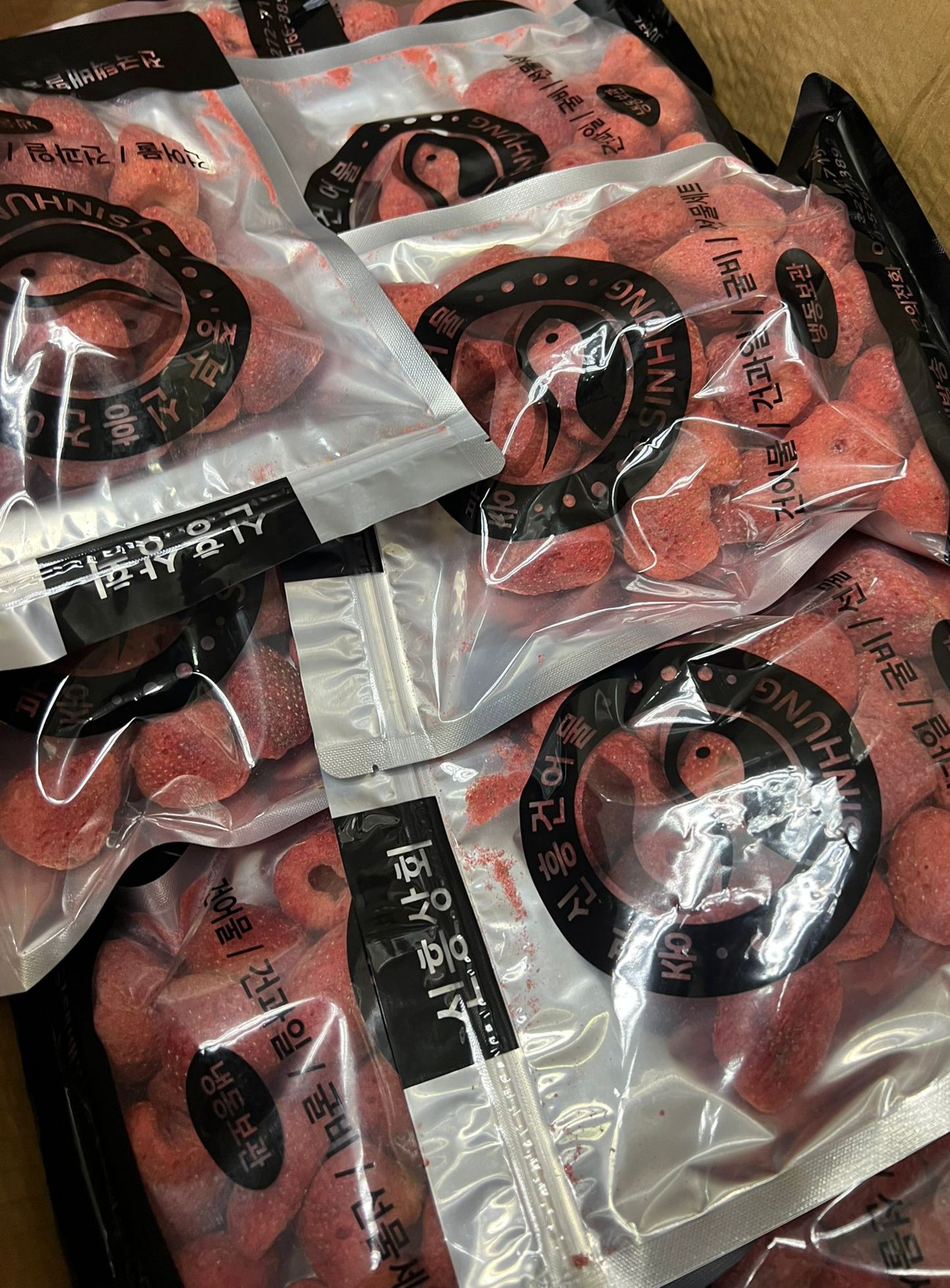📣現貨100包✨🌸《獨家貨品》韓國🇰🇷東大門婆婆東大門婆婆🍓大大粒士多啤梨乾 | 落單後約3-5個工作天寄出