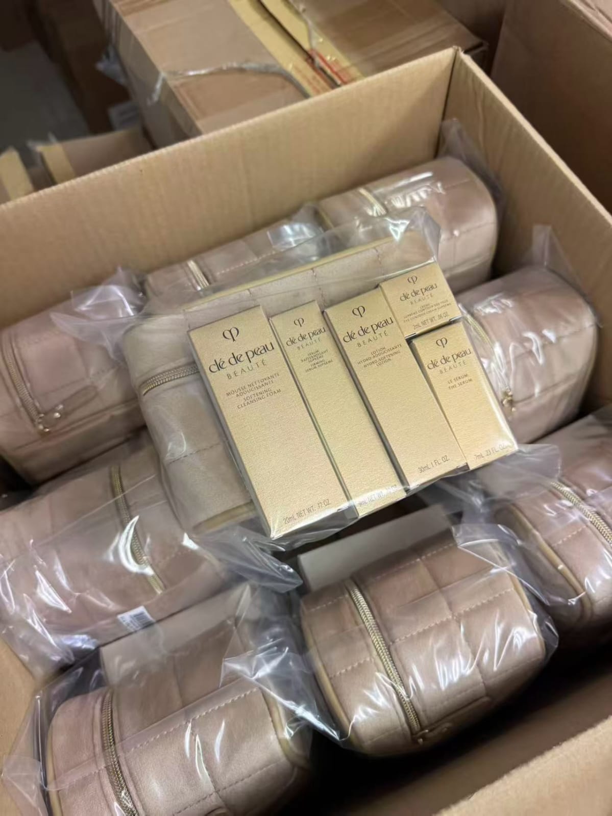 供應商現貨🌸【香港免稅】Cdp中樣五件套+化妝包 | 預訂 逢星期一，三返倉執貨 其後約3-5個工作天寄出