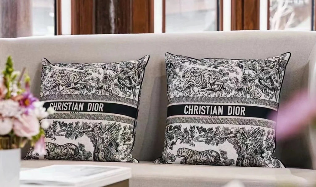 11月14日截🌸Dior VIP gift cushion動物園圖案抱枕 | 預訂約12月中至尾