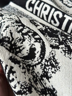 11月14日截🌸Dior VIP gift cushion動物園圖案抱枕 | 預訂約12月中至尾