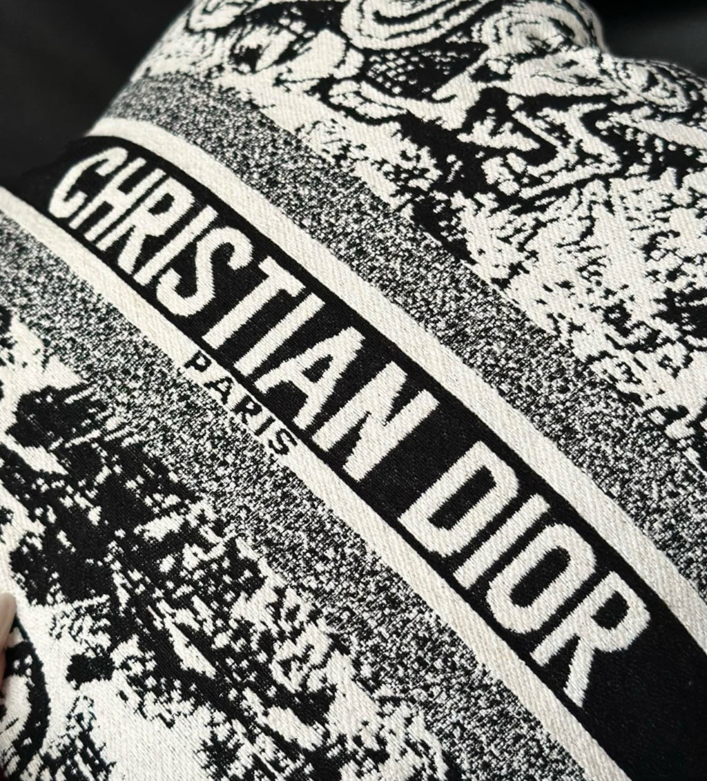 11月14日截🌸Dior VIP gift cushion動物園圖案抱枕 | 預訂約12月中至尾