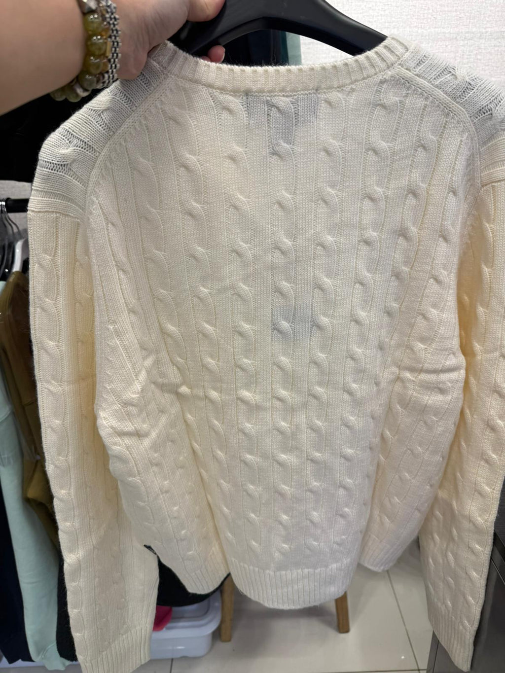 售完即止🌸Who.A.U 係性價比最高又靚又抵😂最新款折扣優惠 小熊🐻女款 針織上衣 | 預訂約3-4星期